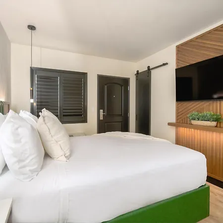 Lyfe Inn & Suites By Aga- North Hollywood Universal Studios